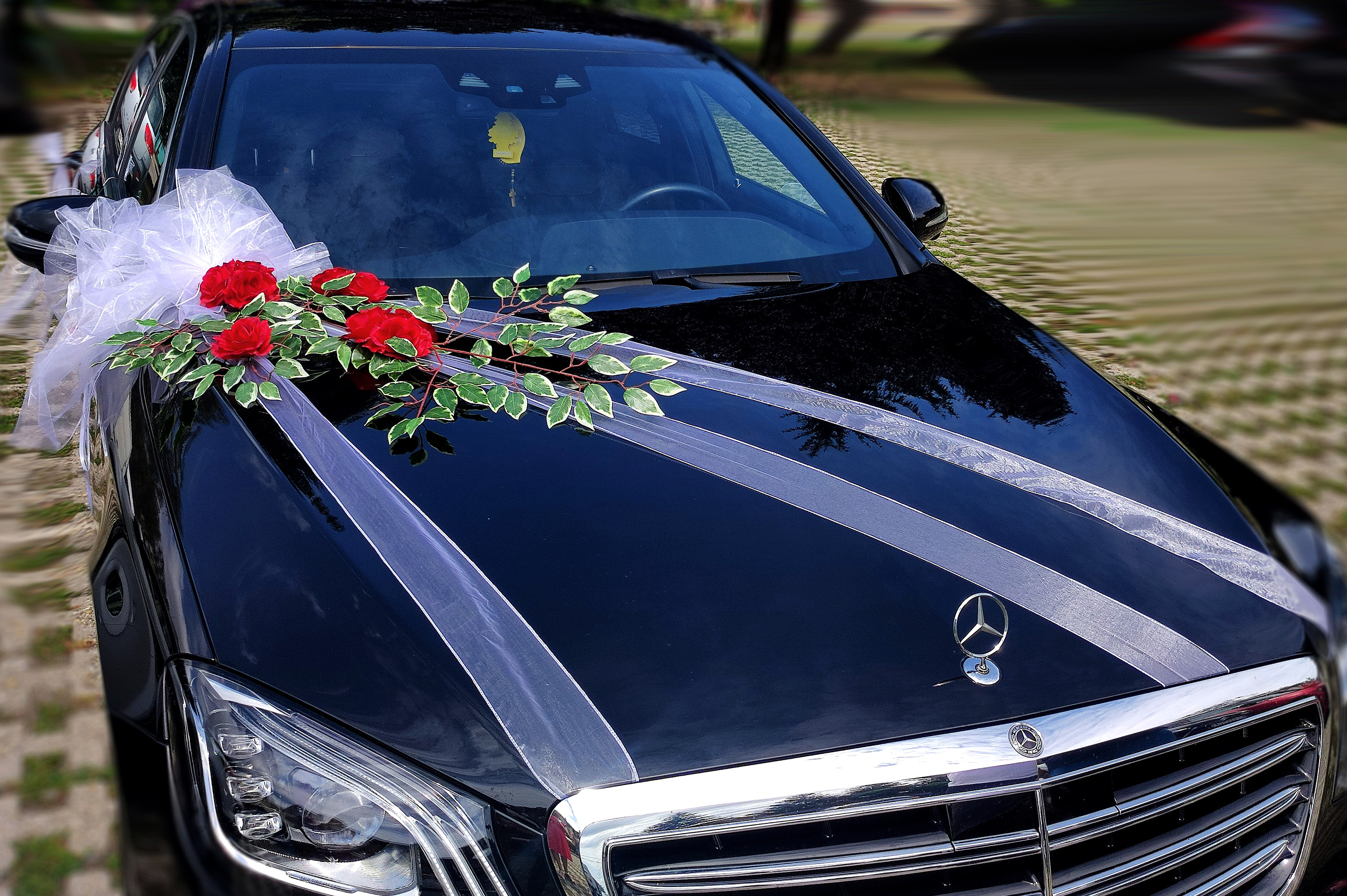 Svadobná výzdoba na auto s listami a ružičkami A 067