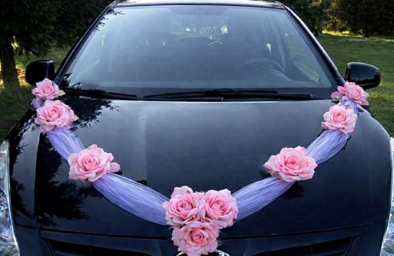 Svadobná výzdoba na auto s ružovými ružami 001