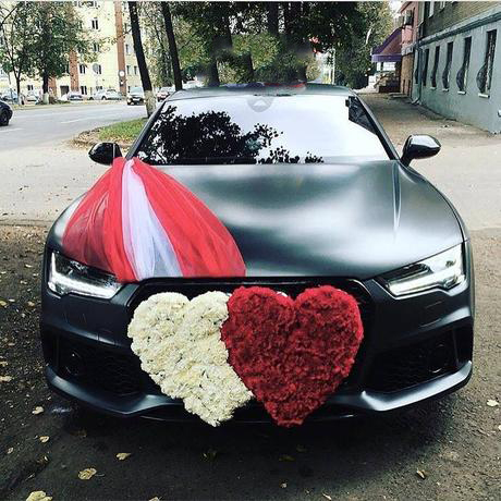 Svadobná výzdoba na auto so srdiečkami bielo-červená A 010