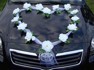 Svadobná výzdoba na auto s ružami v tvare srdca A 033