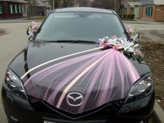 Svadobná výzdoba na auto