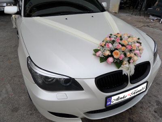 Svadobná výzdoba na auto s ružami A 089