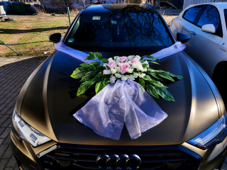 Svadobná výzdoba na auto s ružičkami a listami A 078